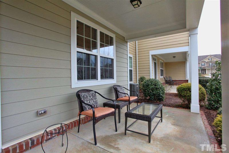 618 Democracy St, Raleigh, NC 27603
