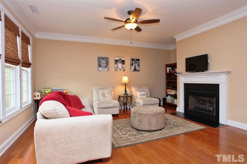 618 Democracy St, Raleigh, NC 27603