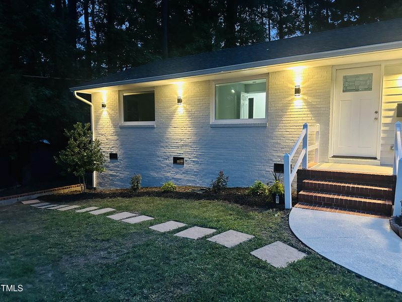 618 Dorset Dr, Cary, NC 27513