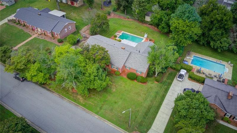 618 N Gurney St, Burlington, NC 27215