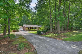 618 Kingsbury Dr, Durham, NC 27712