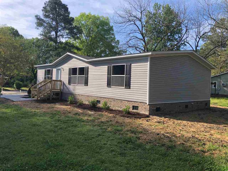 618 S Massey St, Selma, NC 27576