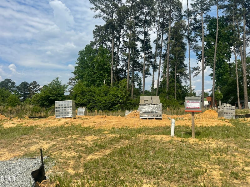 618 Melrose Ct, Sanford, NC 27330