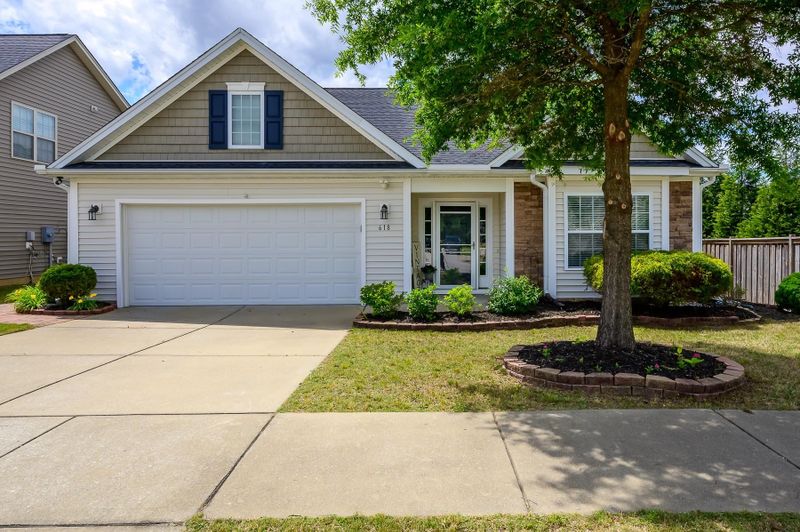 618 Monterey Pine Dr, Fuquay Varina, NC 27526