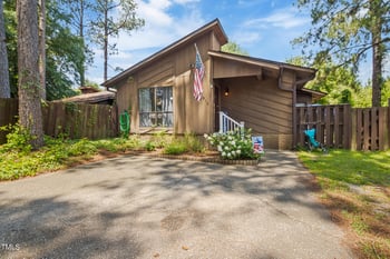 618 Mosswood Ln, Fayetteville, NC 28311