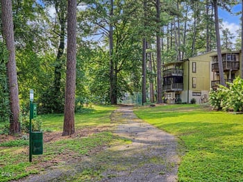 618 Pine Ridge Pl, Raleigh, NC 27609