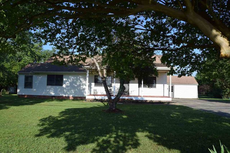 618 Roxboro Rd, Haw River, NC 27258