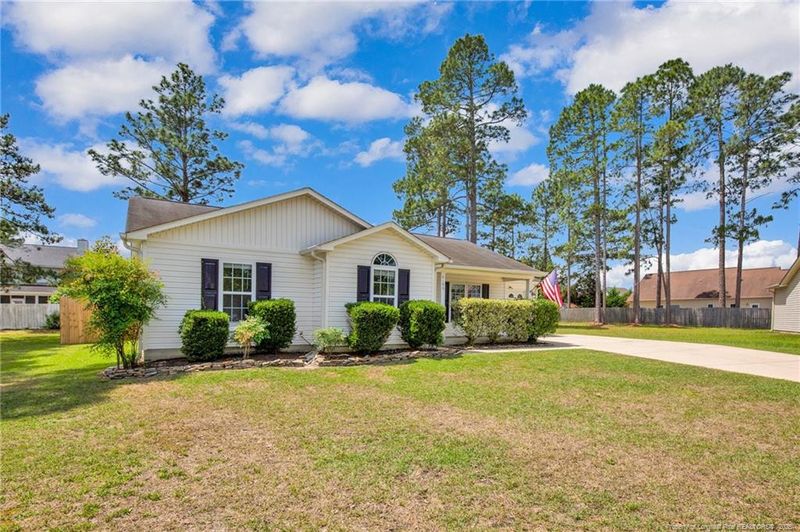 6186 Birchbrook Dr, Hope Mills, NC 28348