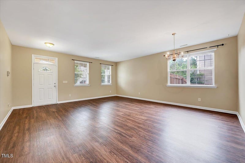 619 Ashburn Ln, Durham, NC 27703