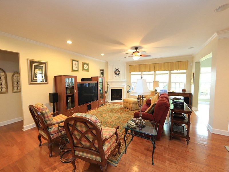 619 Aylestone Dr, Cary, NC 27519