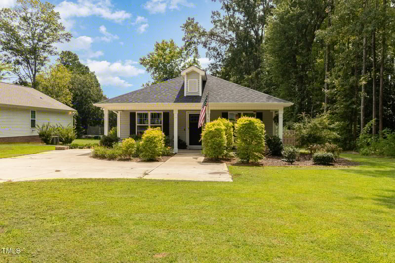 619 Barbour St, Clayton, NC 27520