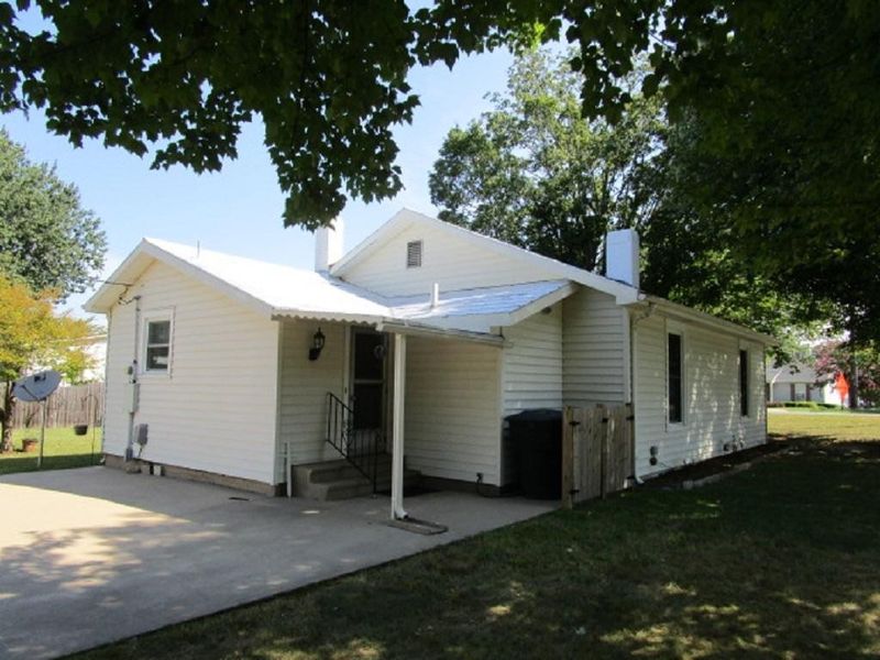 619 S Beaumont Ave, Burlington, NC 27217