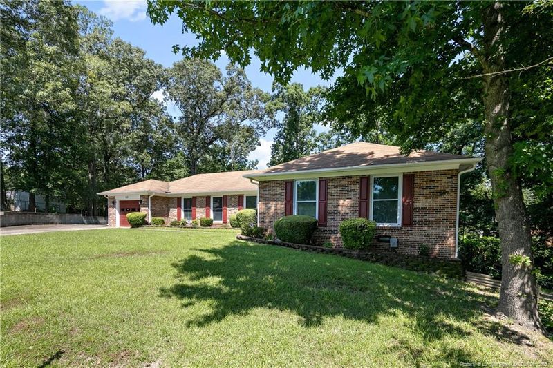 619 Danforth Pl, Fayetteville, NC 28303
