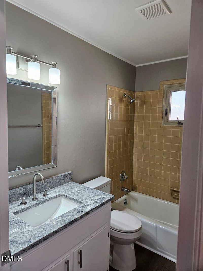 619 Everett St, Burlington, NC 27215