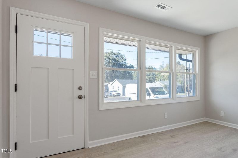 619 Lincoln St, Burlington, NC 27217