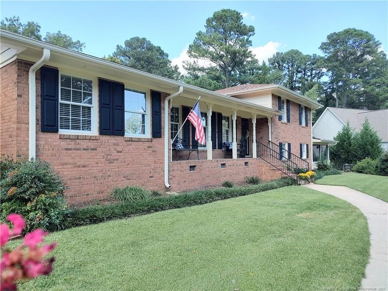 619 Mcleod Dr, Sanford, NC 27330