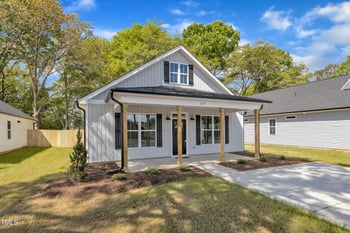 619 Ray St, Selma, NC 27576