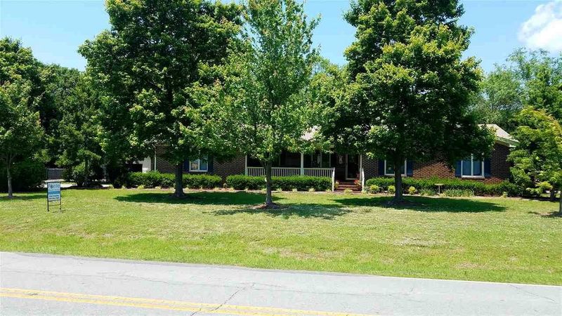 619 E Sanders St, Four Oaks, NC 27504