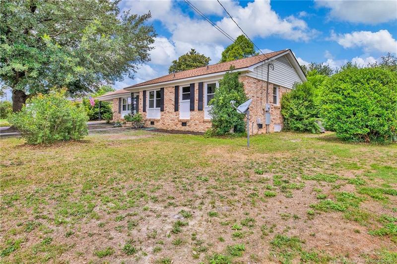 619 Shortridge Rd, Fayetteville, NC 28303