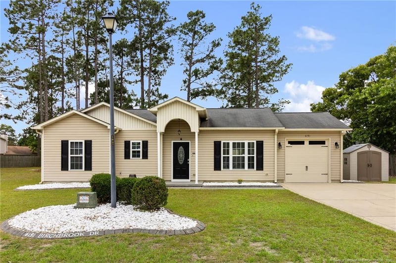 6191 Birchbrook Dr, Hope Mills, NC 28348