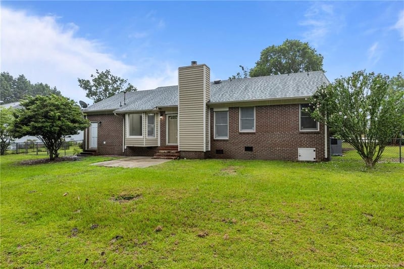 6196 Lake Trail Dr, Fayetteville, NC 28304