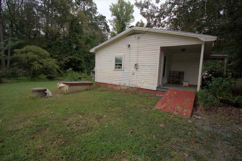 6197 Old Fairground Rd, Benson, NC 27504