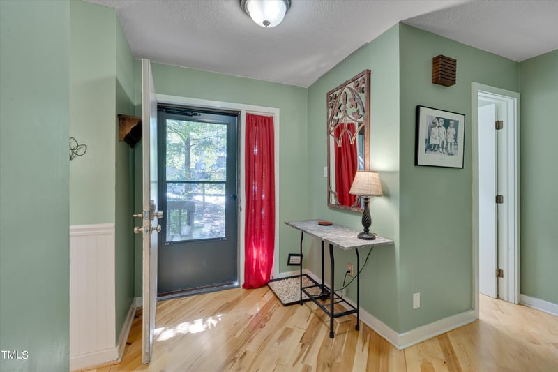 62 Fernwood Ln, Chapel Hill, NC 27516