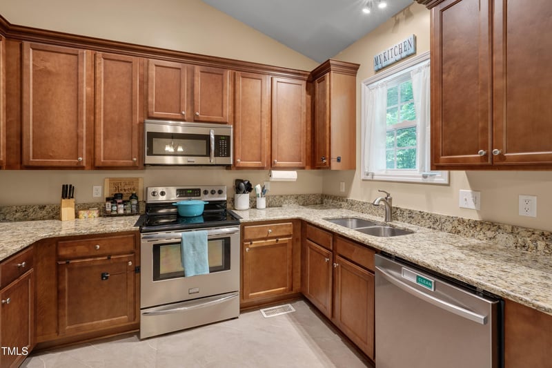 62 Mountain Laurel Ln, Four Oaks, NC 27524