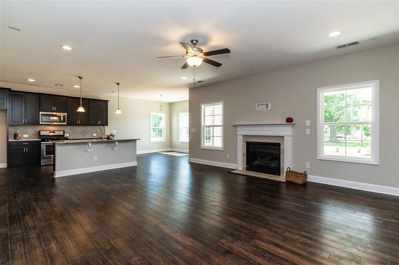 62 National Dr, Clayton, NC 27527