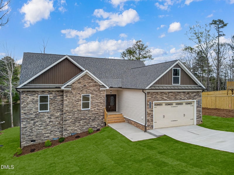 62 Ponchartrain St, Fuquay Varina, NC 27526