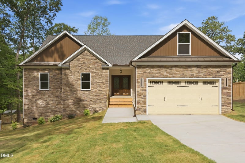 62 Ponchartrain St, Fuquay Varina, NC 27526