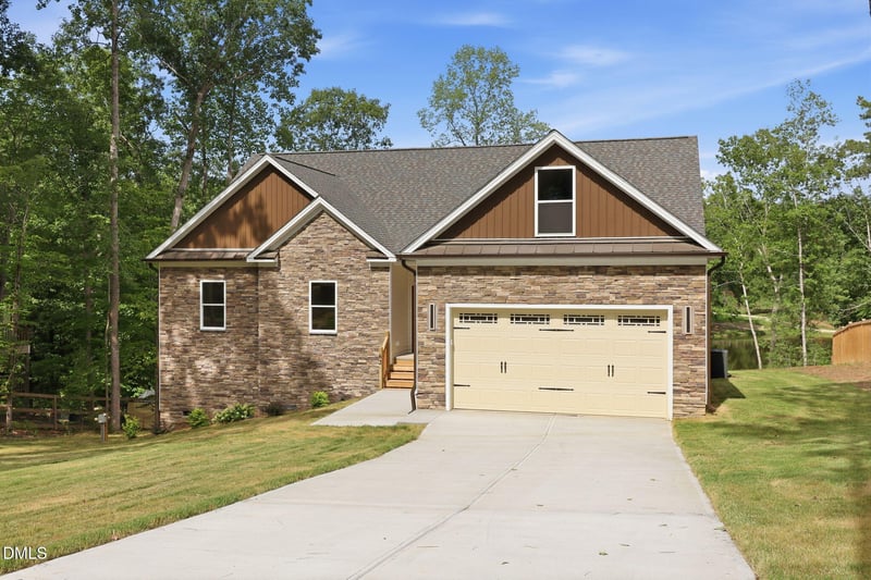 62 Ponchartrain St, Fuquay Varina, NC 27526
