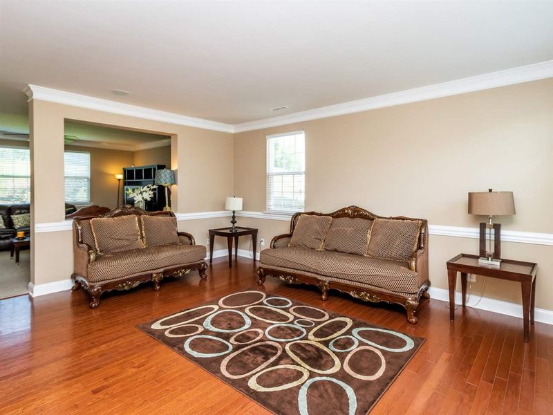 620 Ashburn Ln, Durham, NC 27703