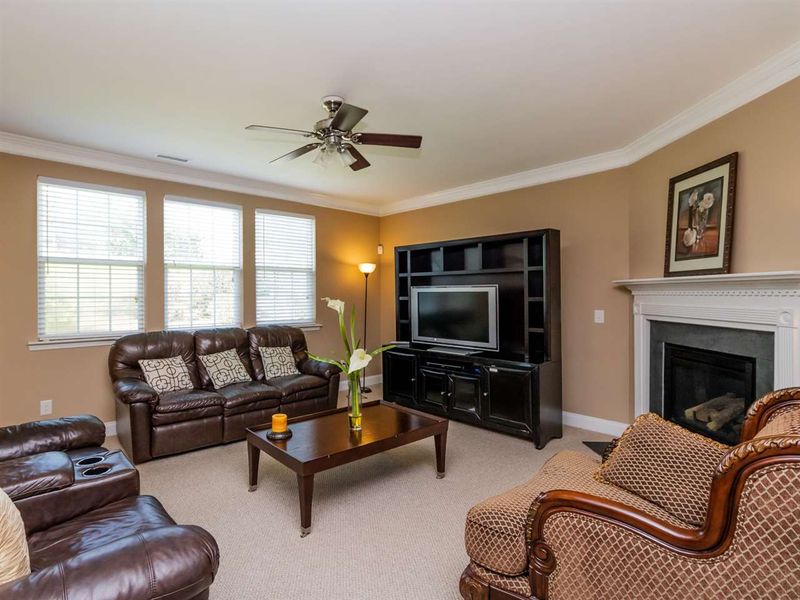 620 Ashburn Ln, Durham, NC 27703