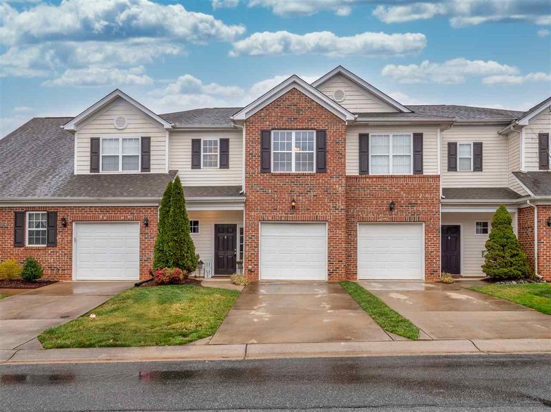 620 Oakfield Trl, Mebane, NC 27302