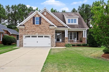 620 Sippihaw Oaks Dr, Fuquay Varina, NC 27526