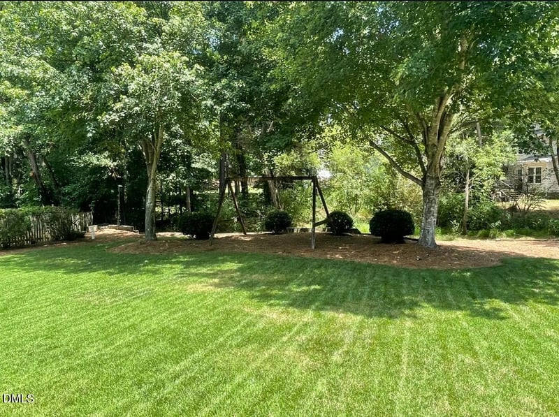 620 St Vincent Dr, Holly Springs, NC 27540