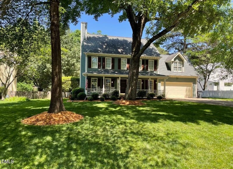 620 St Vincent Dr, Holly Springs, NC 27540