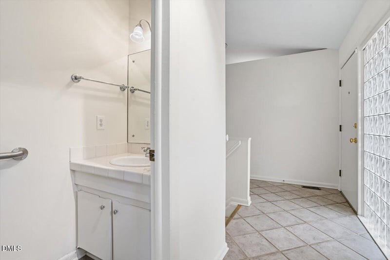 620 Sugarberry Rd, Chapel Hill, NC 27514