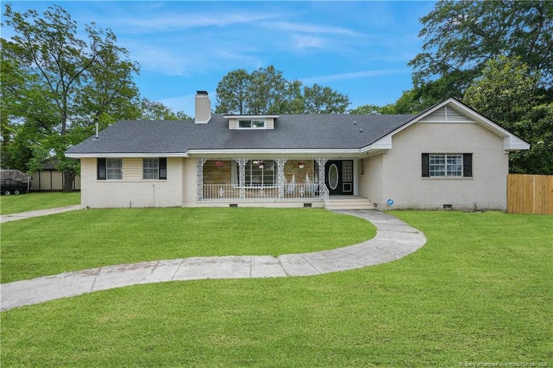 620 Tokay Dr, Fayetteville, NC 28301