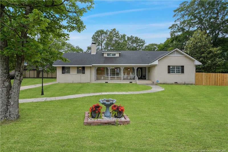 620 Tokay Dr, Fayetteville, NC 28301
