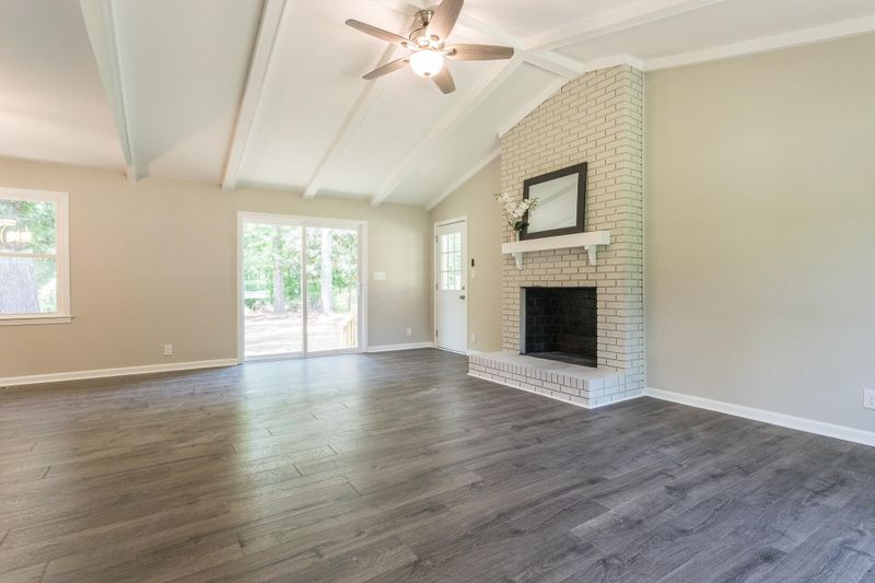 6200 Vicky Dr, Raleigh, NC 27603