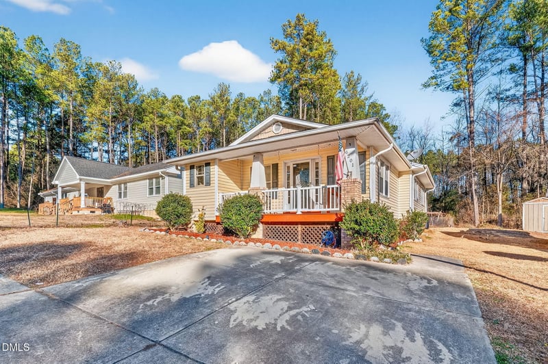 6201 Barrington Village Ln, Raleigh, NC 27610