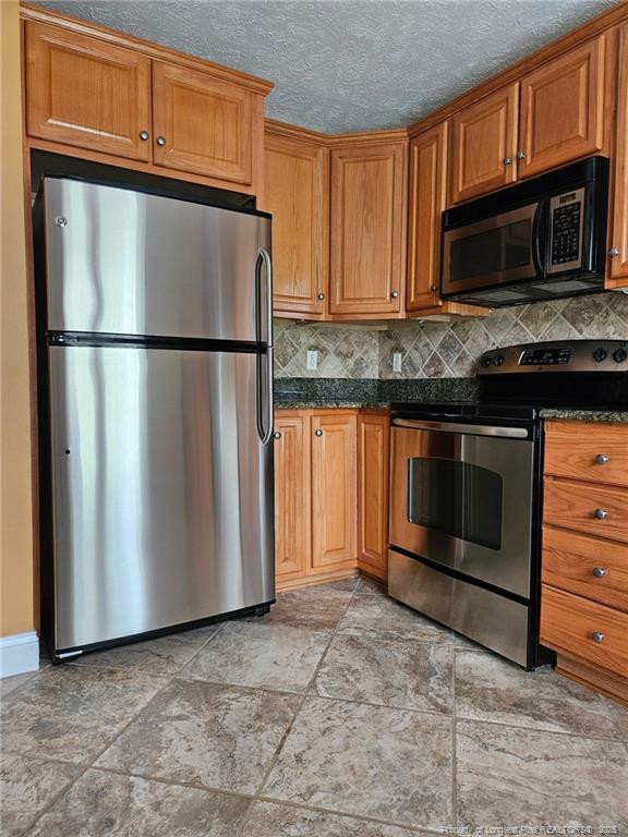 6201 Birchbrook Dr, Hope Mills, NC 28348