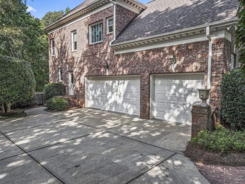 6205 Carlyle Dr, Raleigh, NC 27614