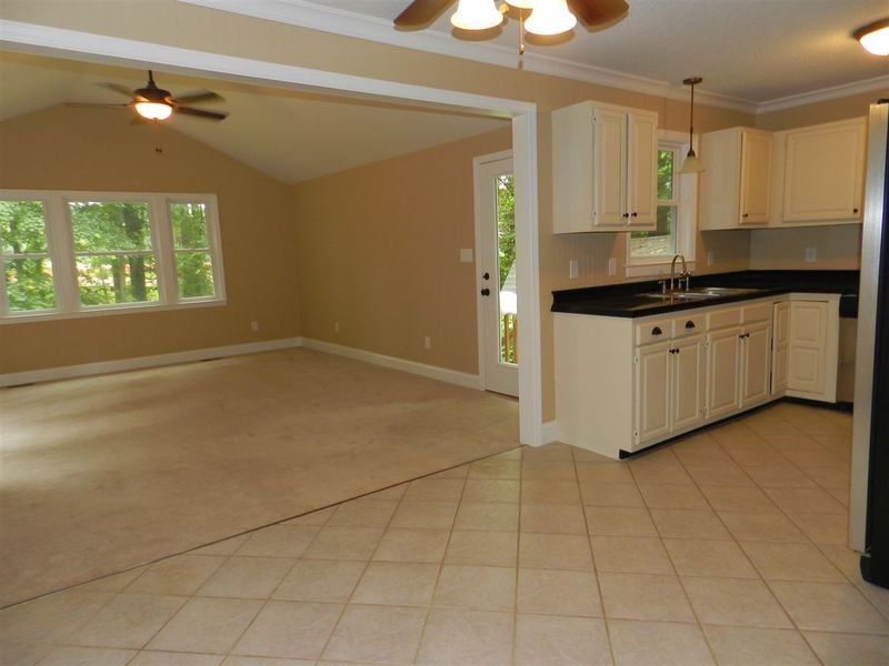 6205 Garrett Rd, Raleigh, NC 27606