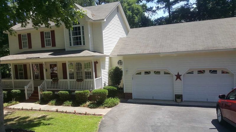 6205 Walnut Glen Dr, Willow Springs, NC 27592