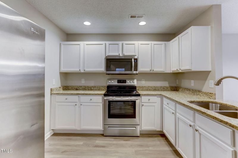 6206 Forest Ridge Dr, Durham, NC 27713