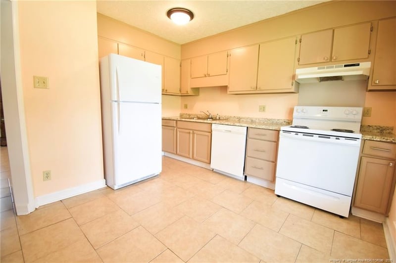 6208 Birchbrook Dr, Hope Mills, NC 28348