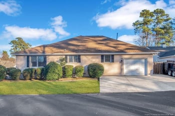 6208 Falkland Ct, Fayetteville, NC 28311